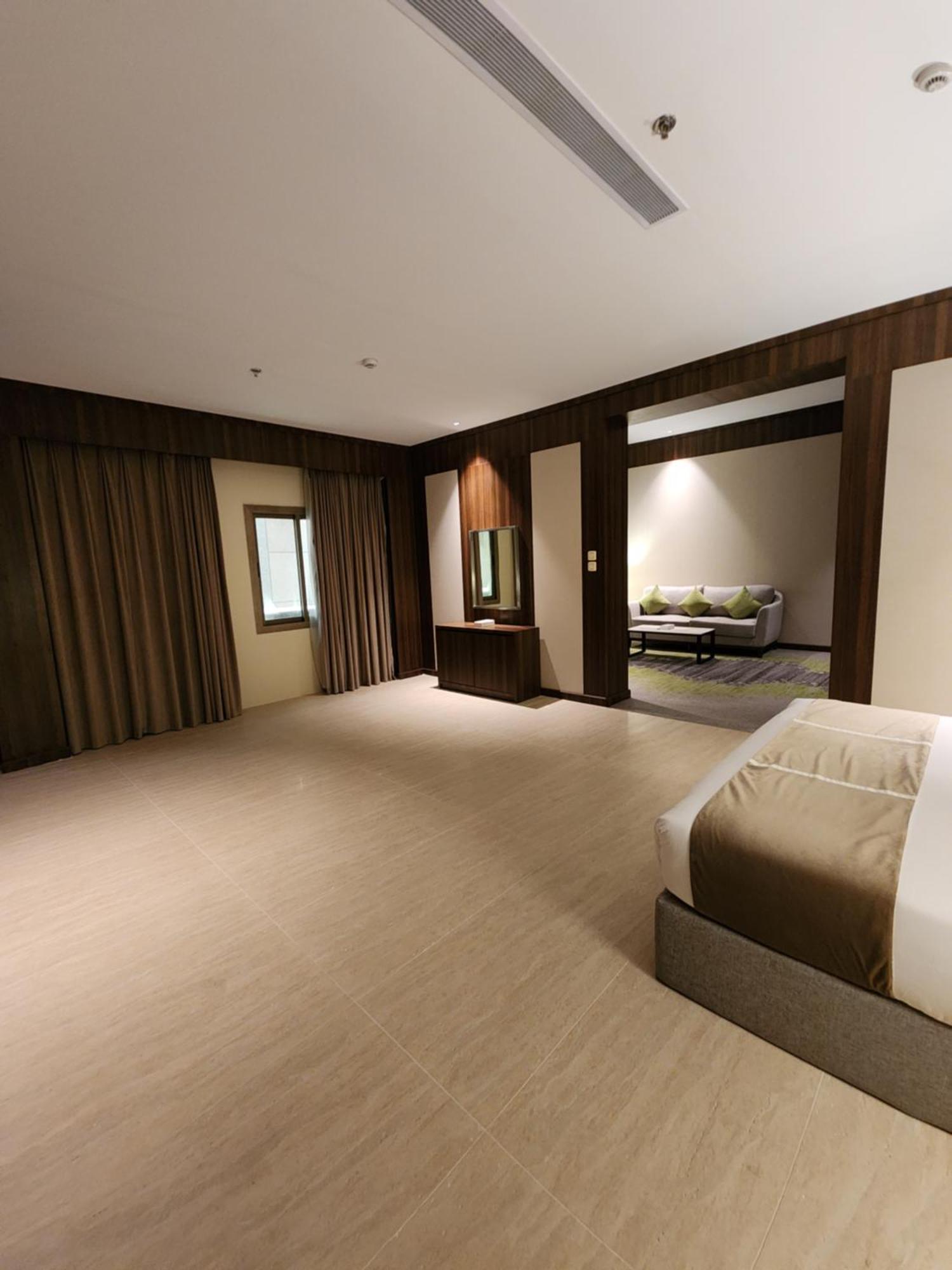 Azar Hotel Ahad Rafidah Exteriér fotografie